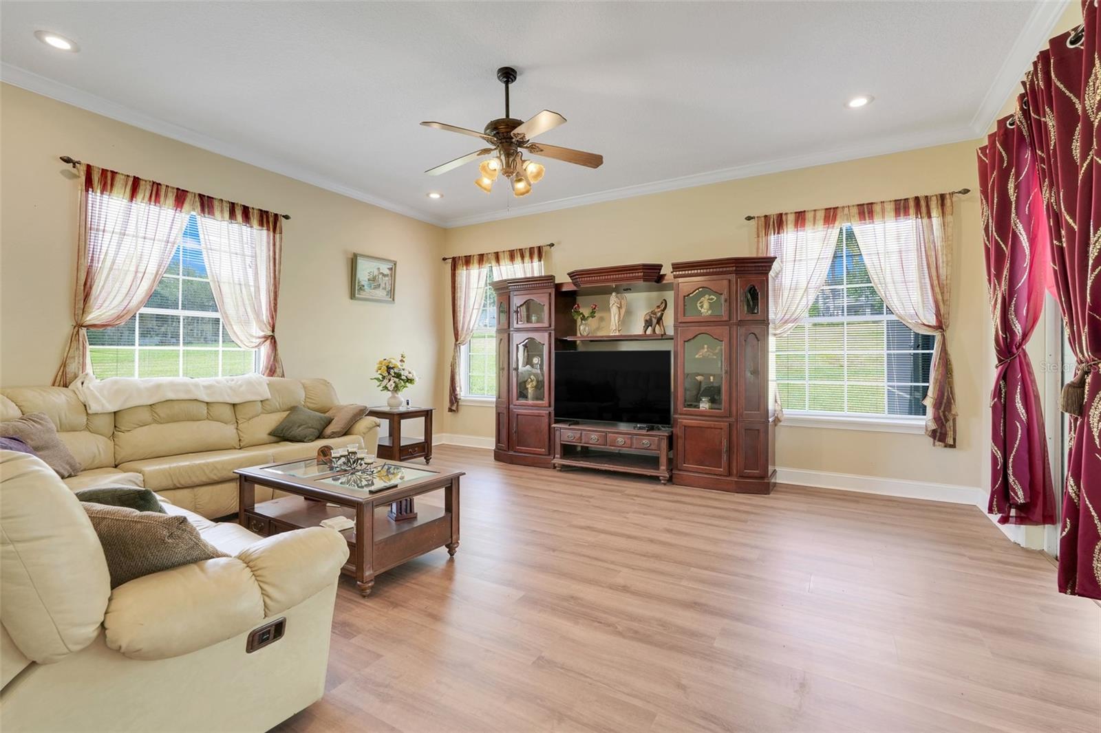 Image 11 of 47 For 531 Brookwood Court