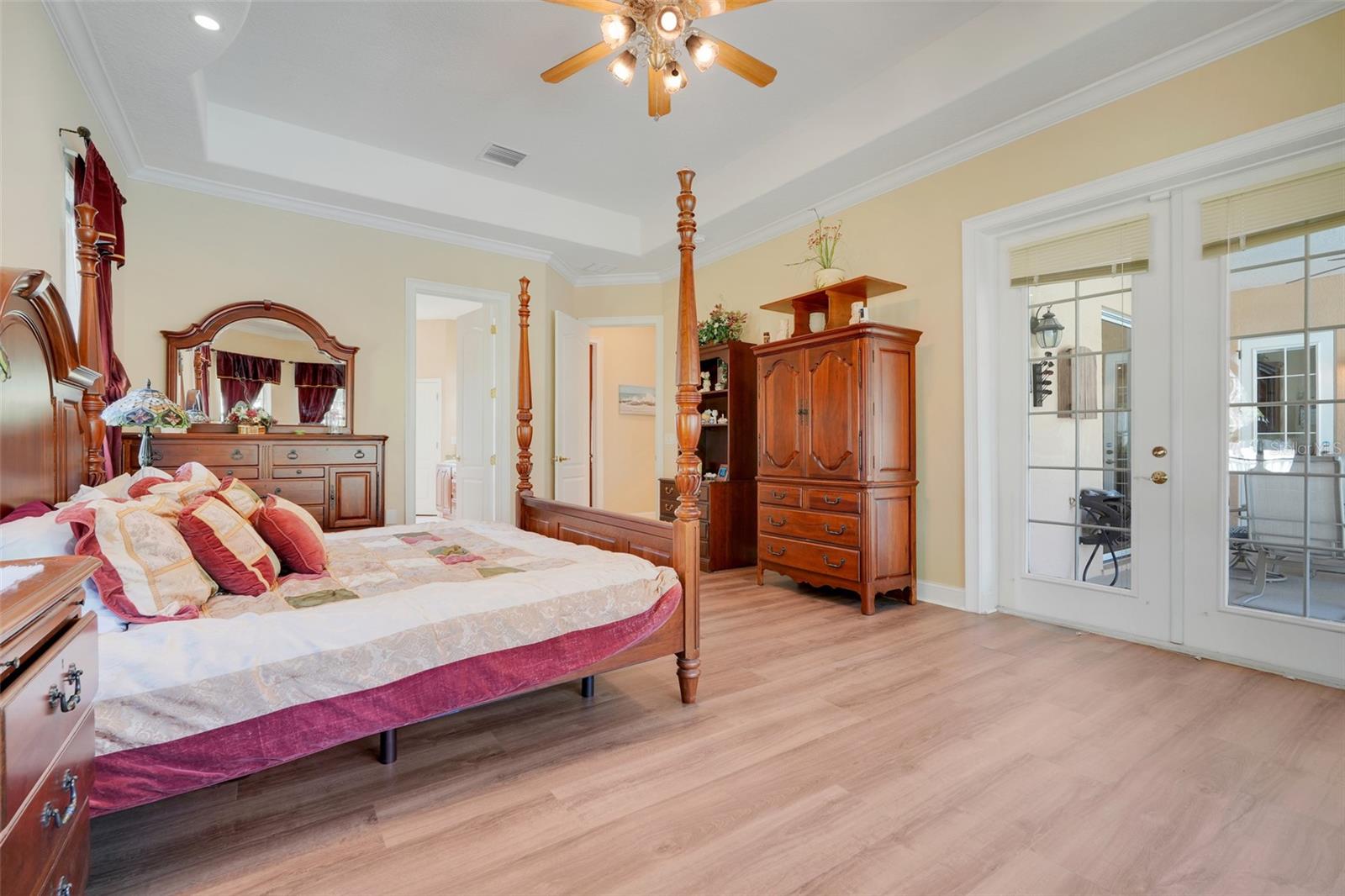 Image 18 of 47 For 531 Brookwood Court