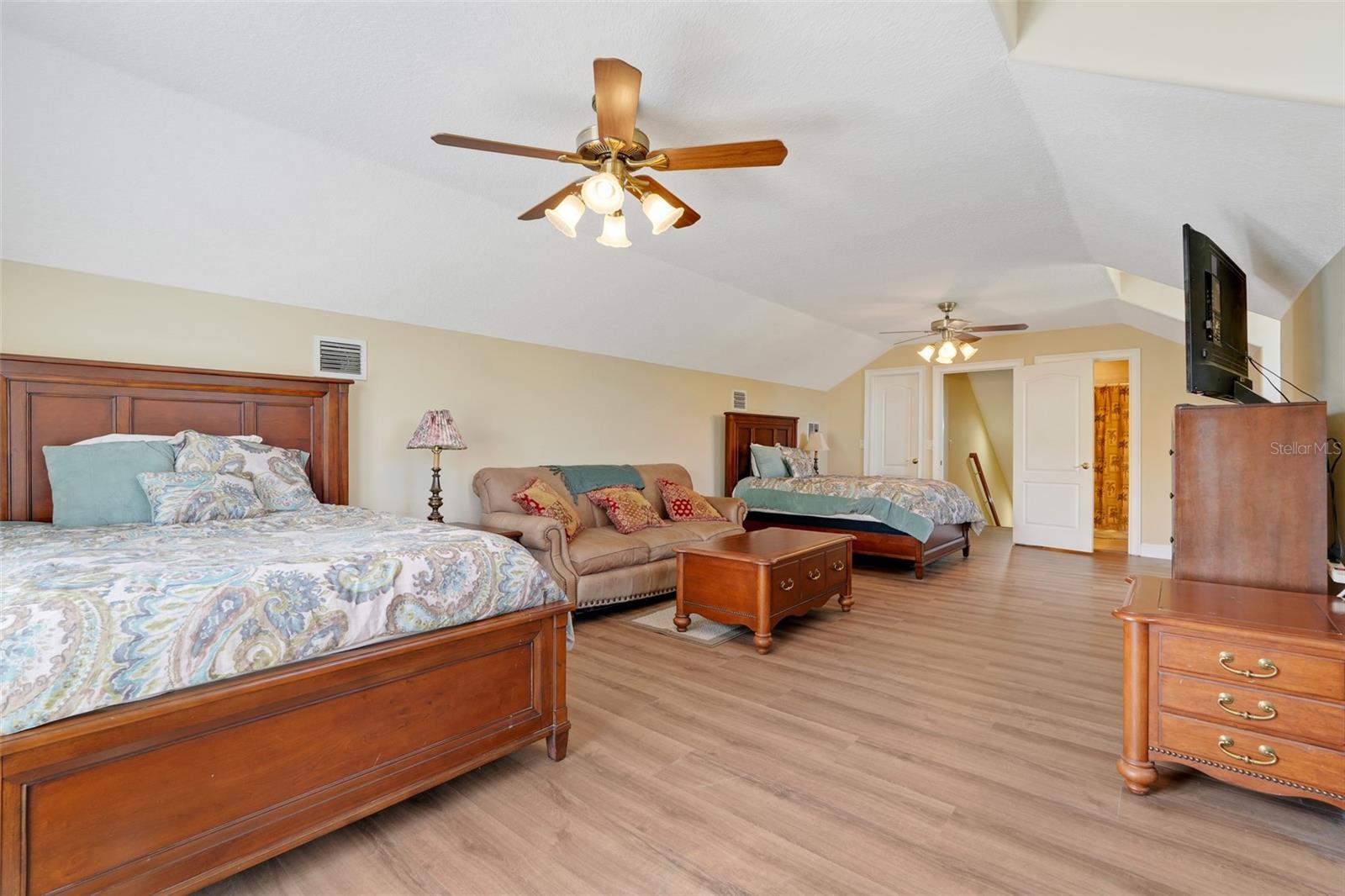 Image 30 of 47 For 531 Brookwood Court