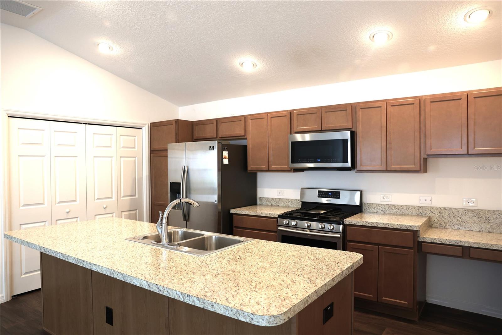 Image 11 of 15 For 6055 Allen Avenue
