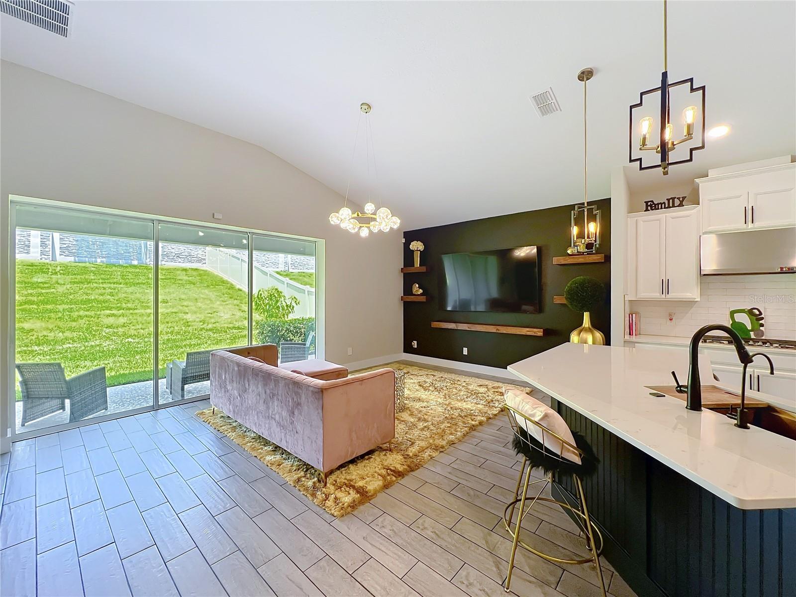 Image 12 of 36 For 991 Lakeside Estates Drive