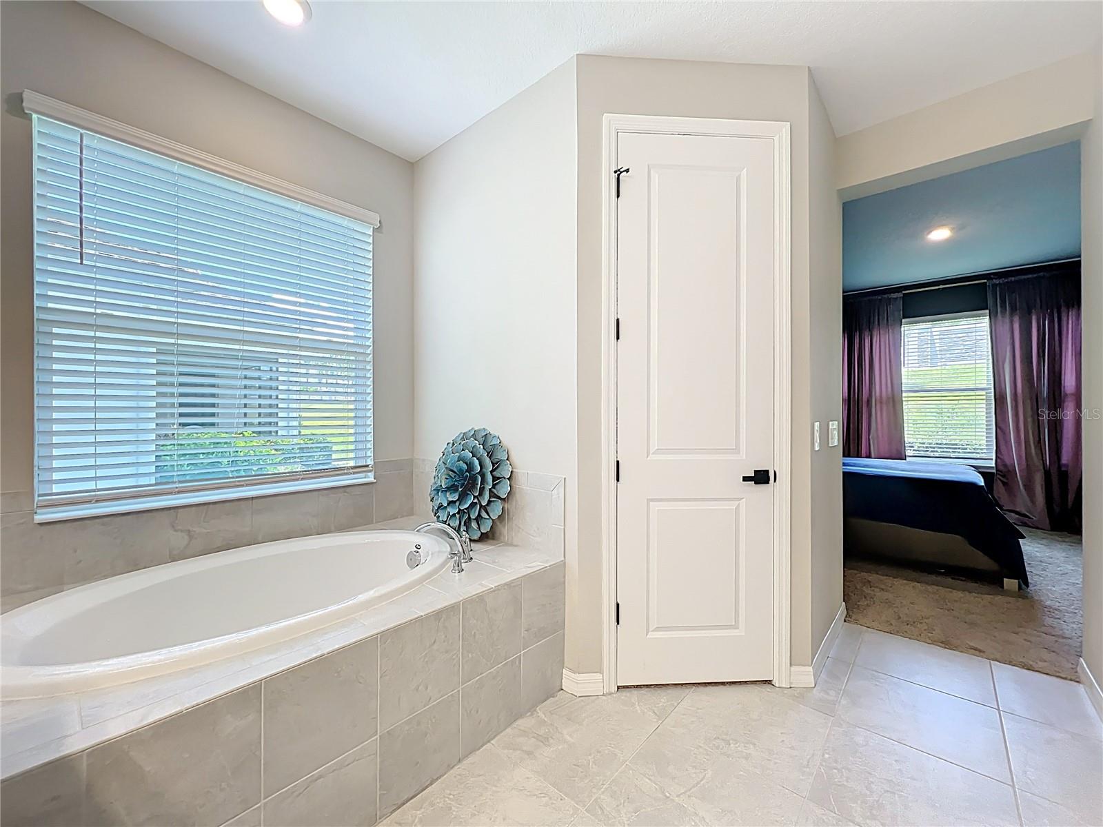 Image 26 of 36 For 991 Lakeside Estates Drive