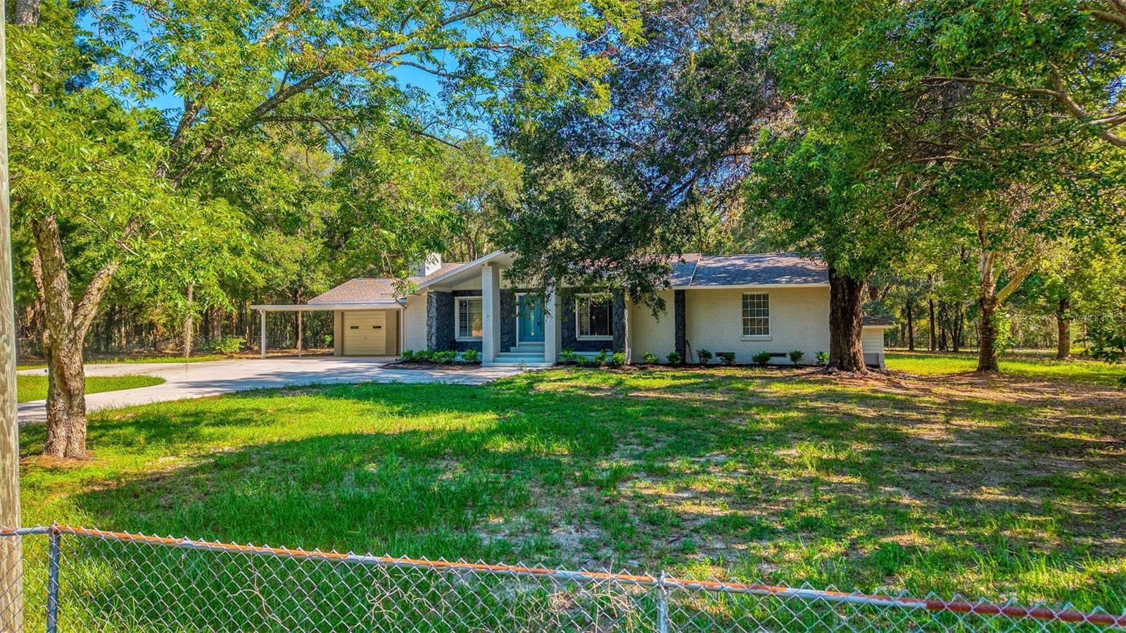 Image 3 of 71 For 4429 Lake Griffin Road