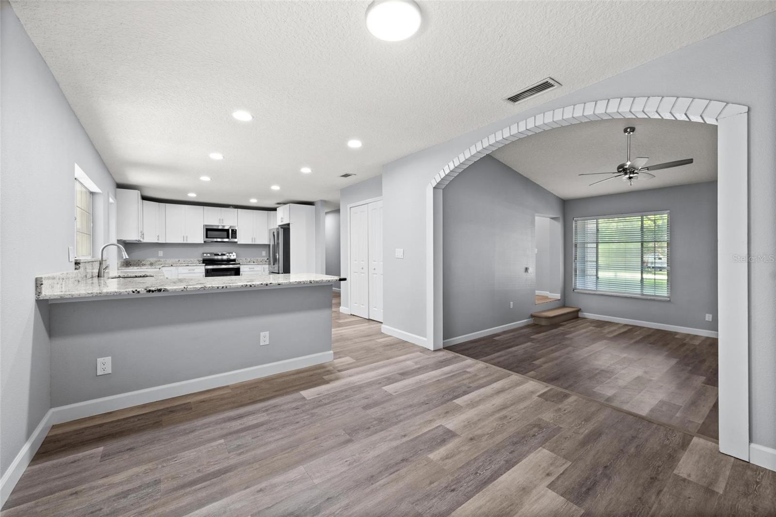 Image 33 of 71 For 4429 Lake Griffin Road