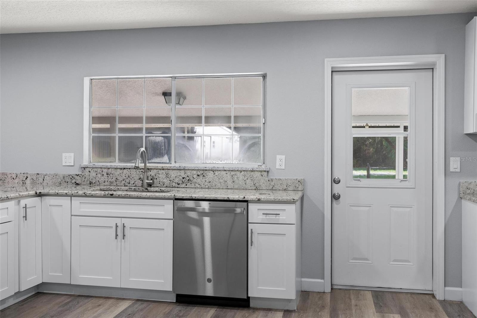 Image 36 of 71 For 4429 Lake Griffin Road