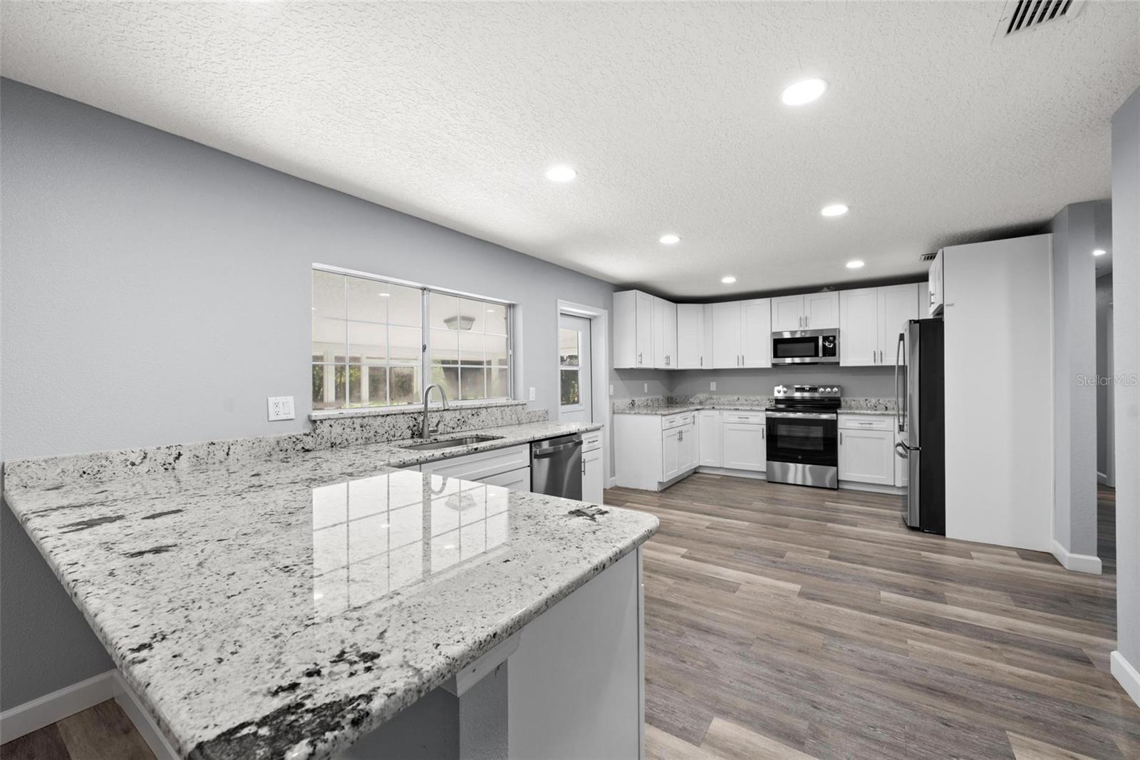 Image 39 of 71 For 4429 Lake Griffin Road