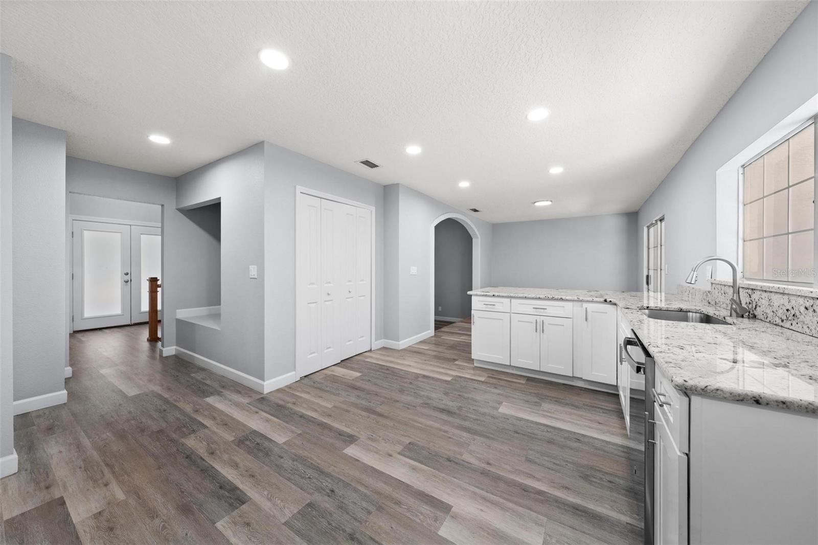 Image 42 of 71 For 4429 Lake Griffin Road