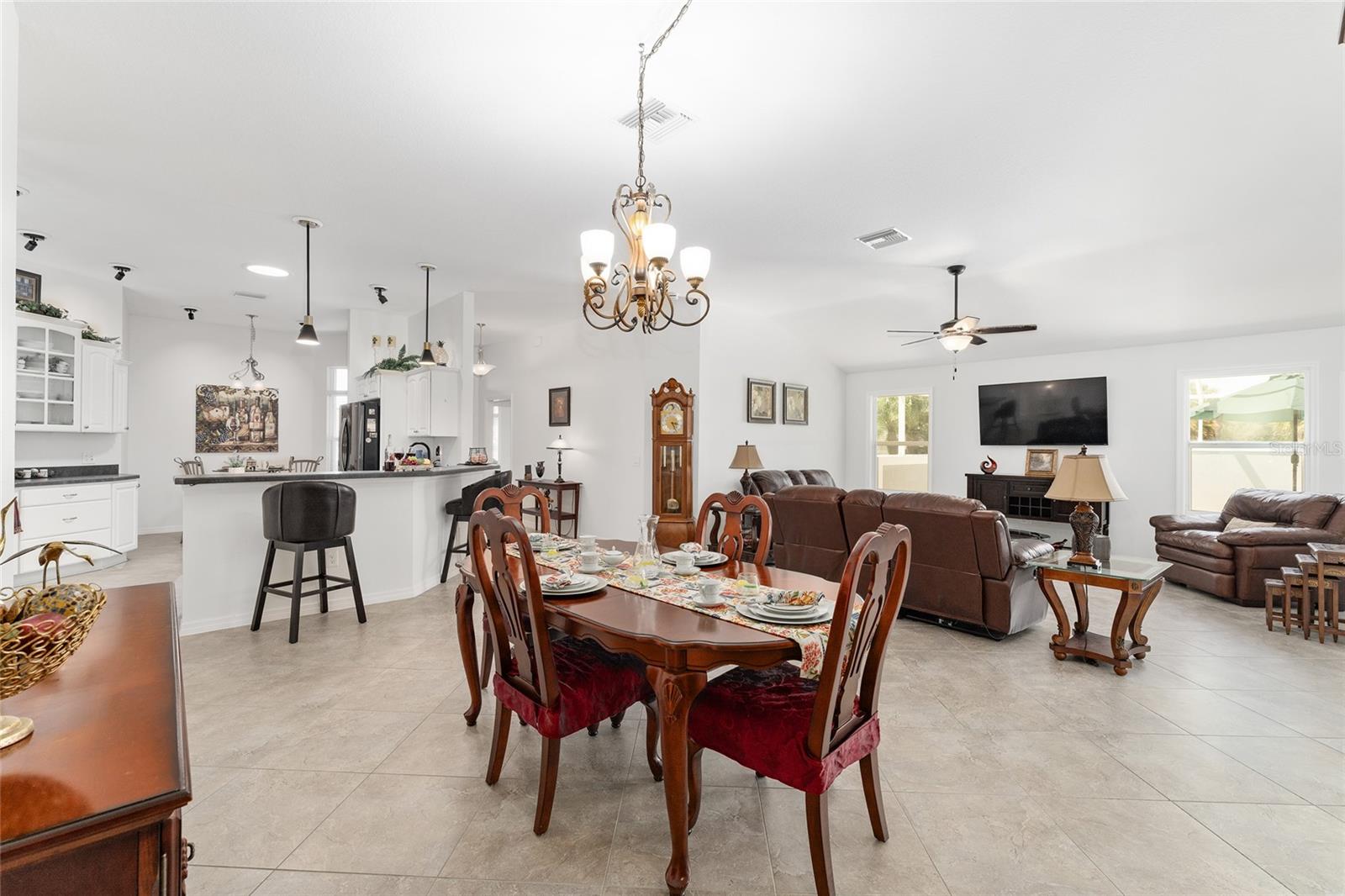 Image 14 of 47 For 506 Deauville Court