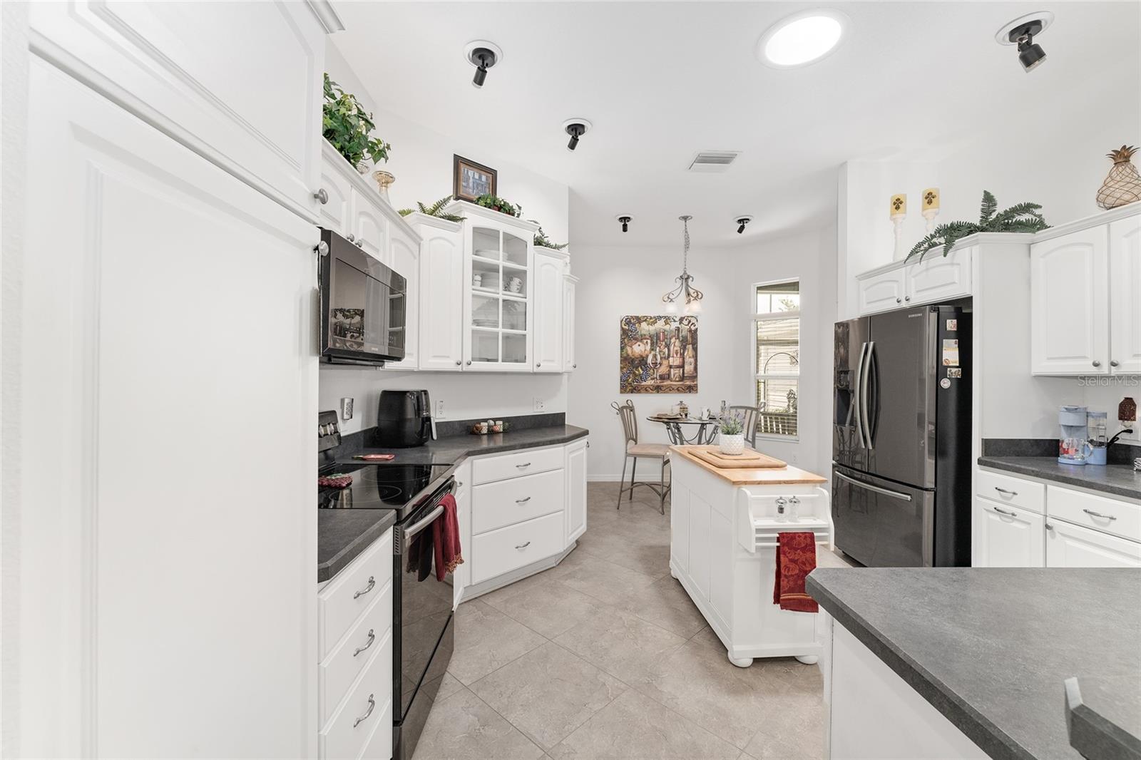 Image 16 of 47 For 506 Deauville Court