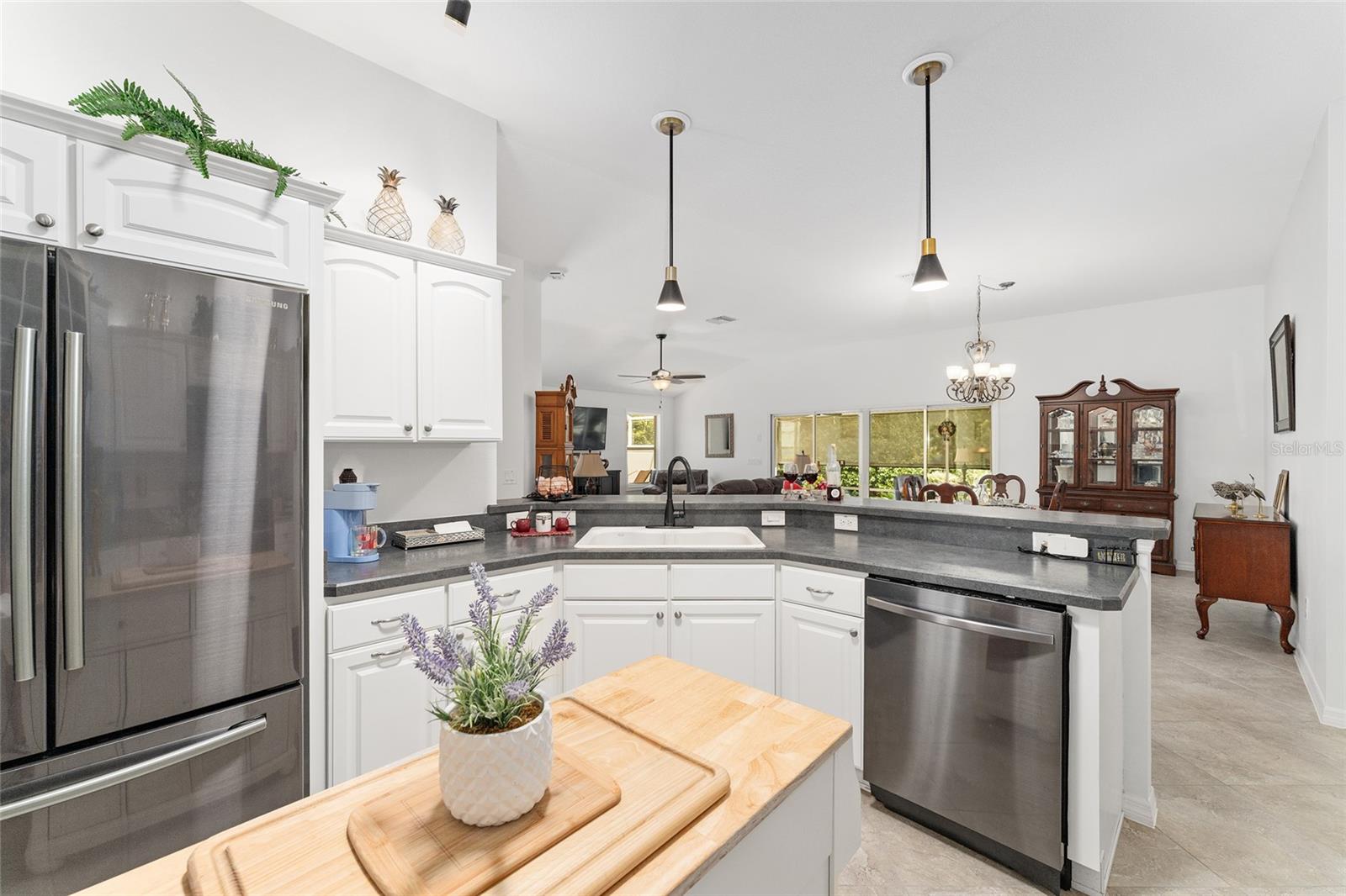 Image 19 of 47 For 506 Deauville Court