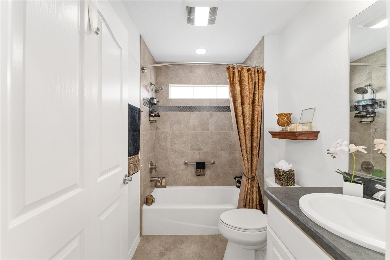 Image 32 of 47 For 506 Deauville Court