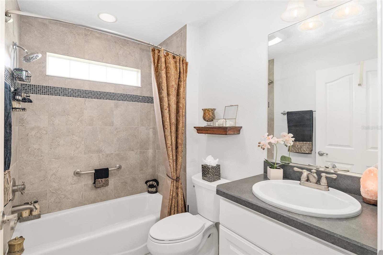 Image 33 of 47 For 506 Deauville Court