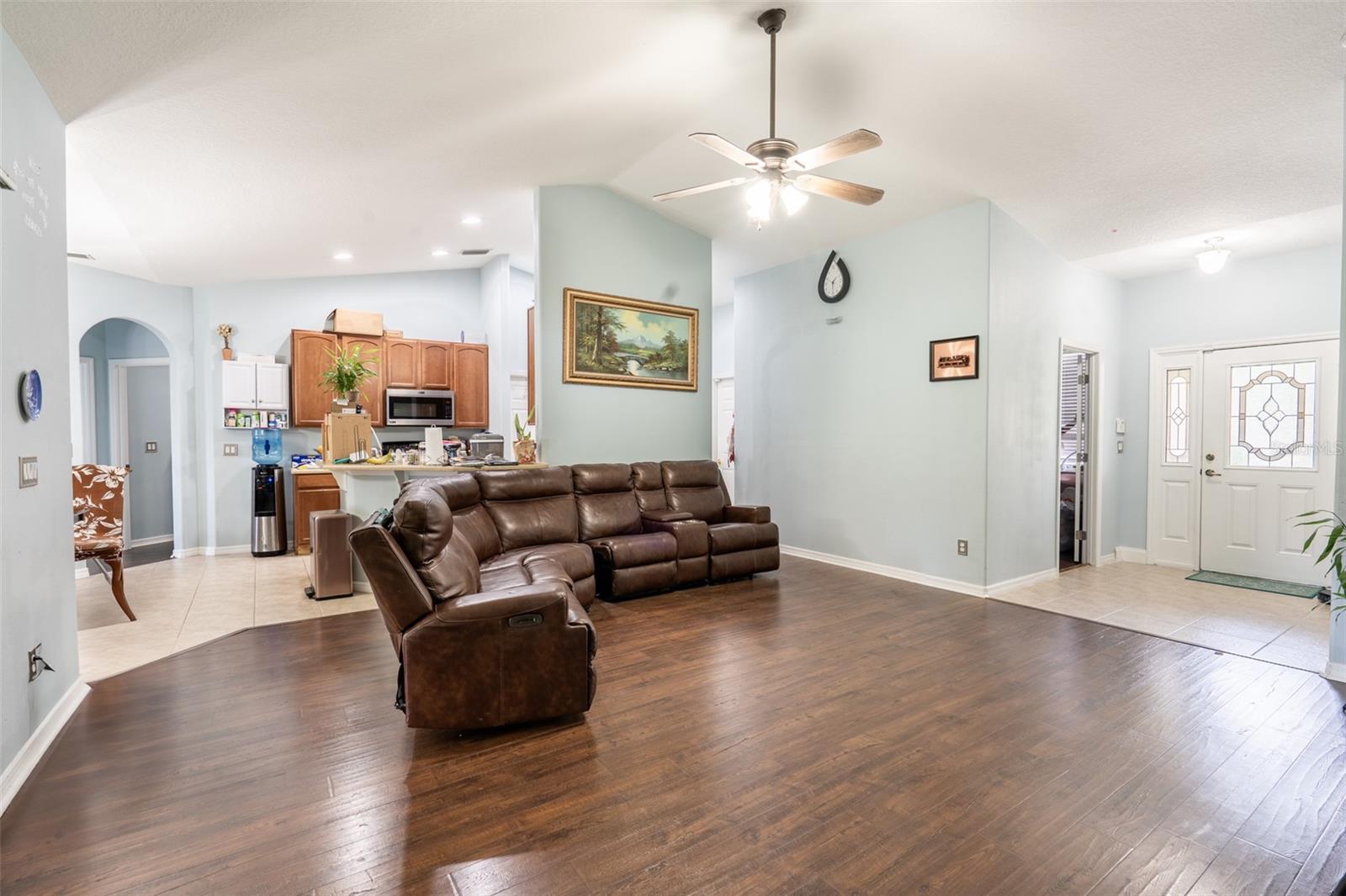 Image 4 of 36 For 608 Willard Avenue