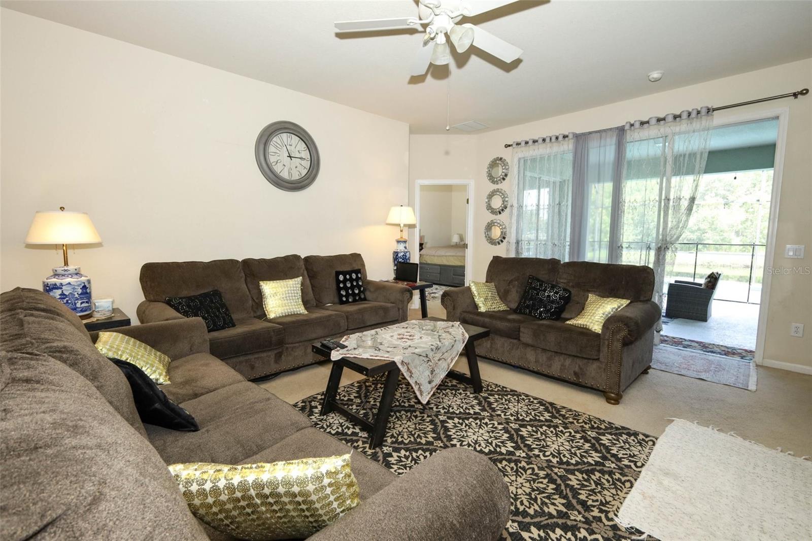 Image 10 of 54 For 4957 Pall Mall Street E