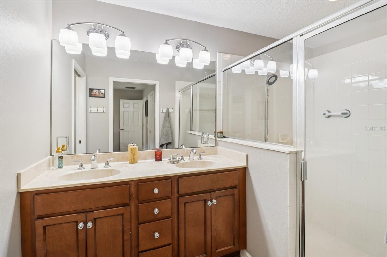 Image 23 of 42 For 2212 Cypress Cove Drive H5