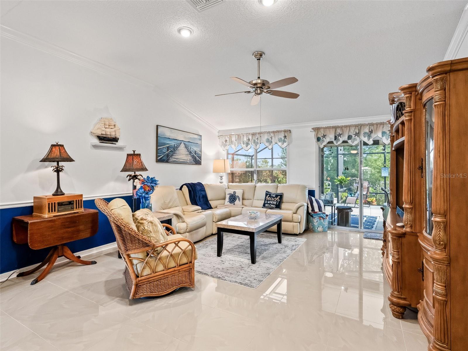 Image 10 of 43 For 505 Carrera Drive