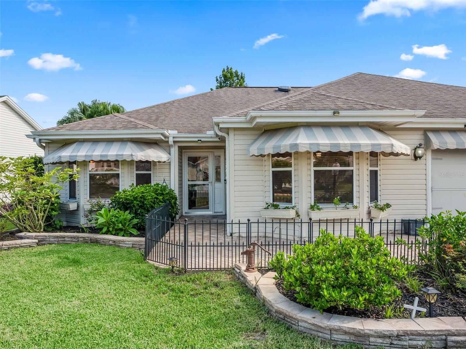Image 8 of 43 For 505 Carrera Drive