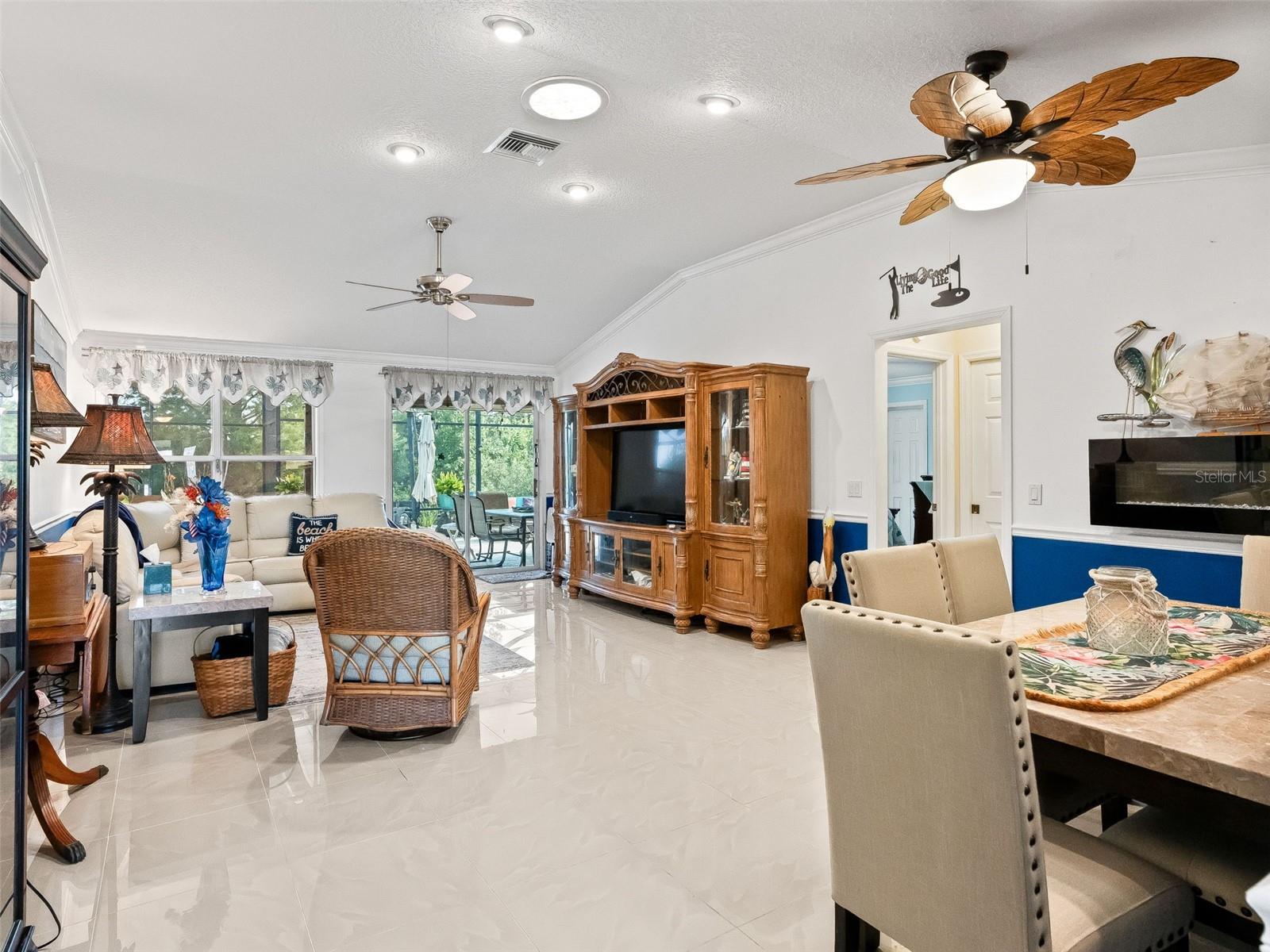 Image 9 of 43 For 505 Carrera Drive