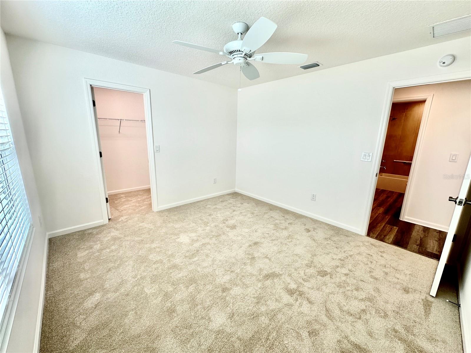 Image 19 of 45 For 799 River Oaks Circle