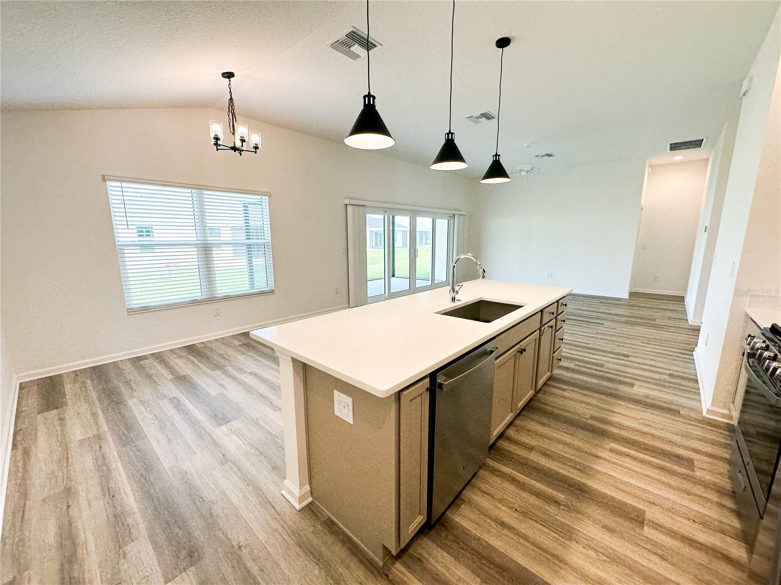 Image 4 of 45 For 799 River Oaks Circle