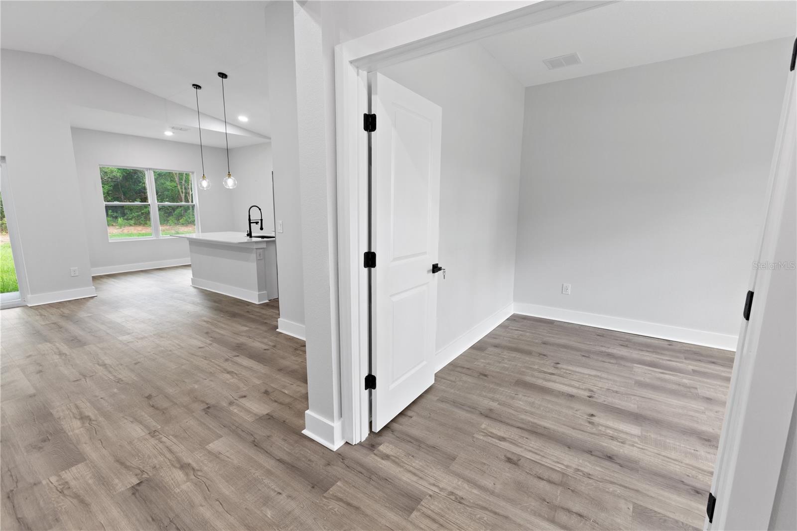 Image 4 of 39 For 12444 76th Lane