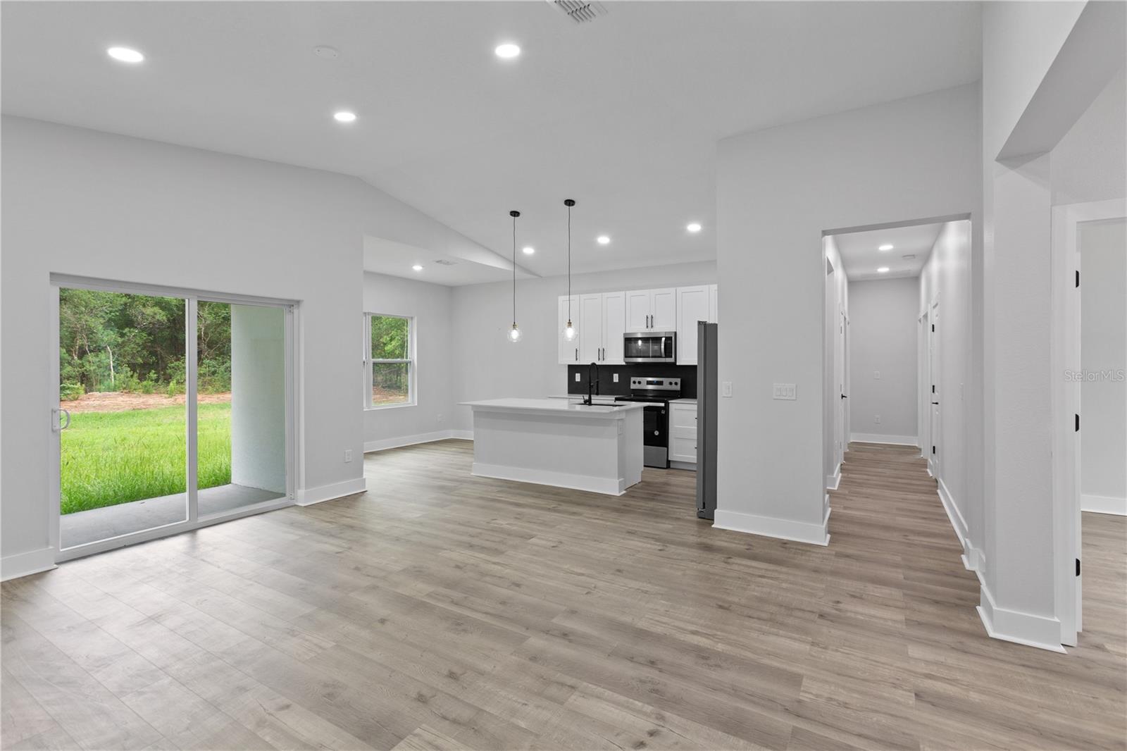 Image 7 of 39 For 12444 76th Lane