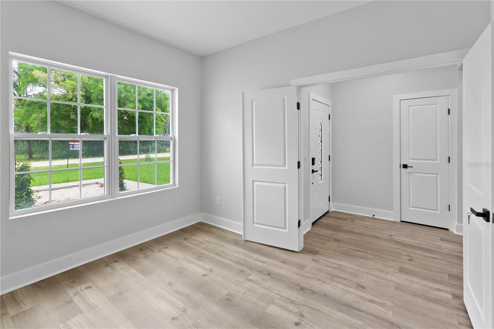 Image 12 of 41 For 13524 89 Street