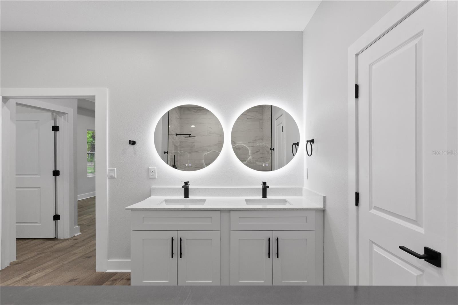 Image 15 of 41 For 13524 89 Street