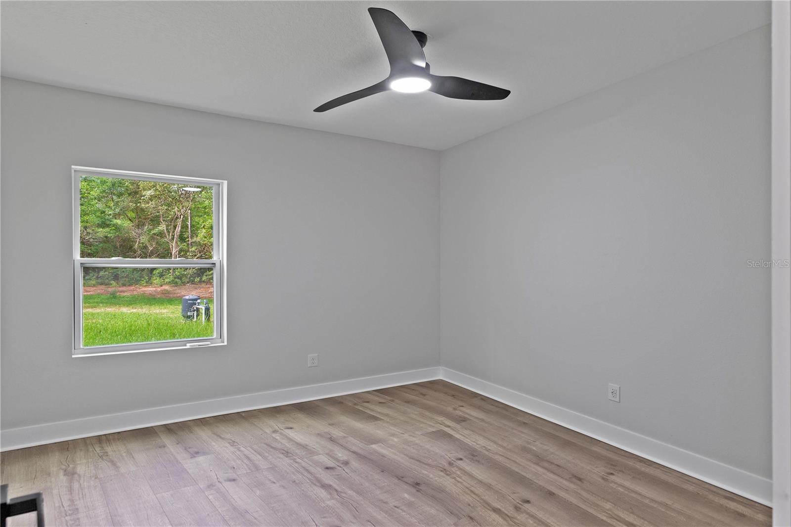 Image 22 of 41 For 13524 89 Street