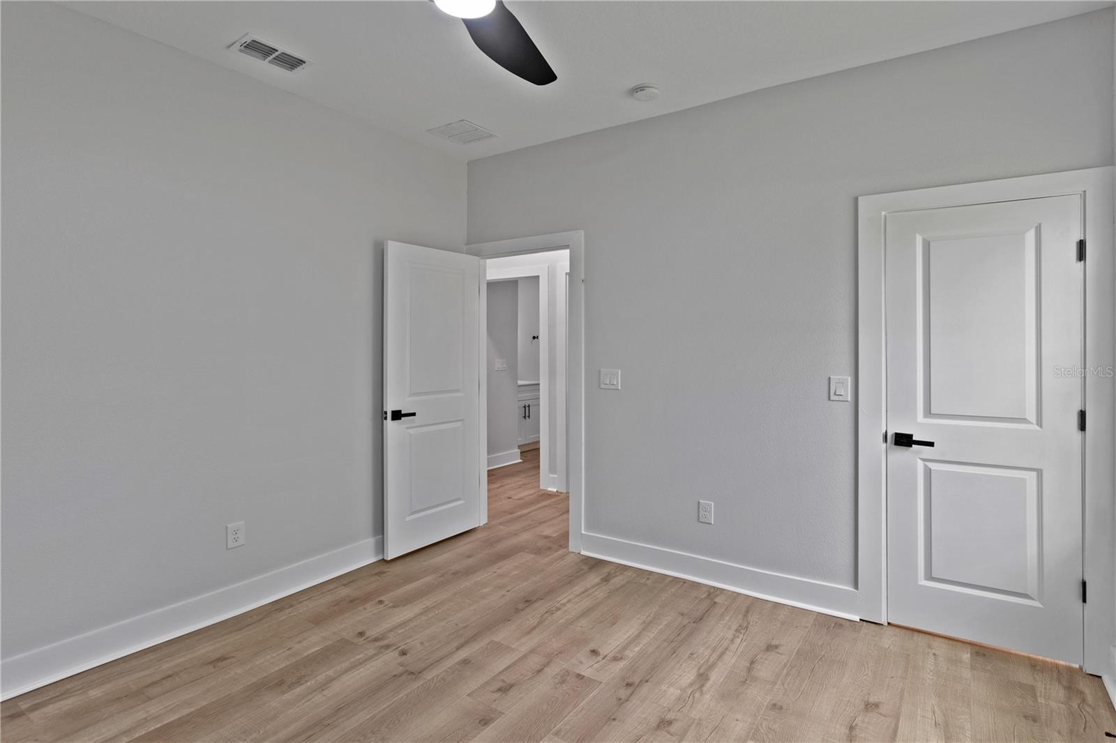 Image 25 of 41 For 13524 89 Street