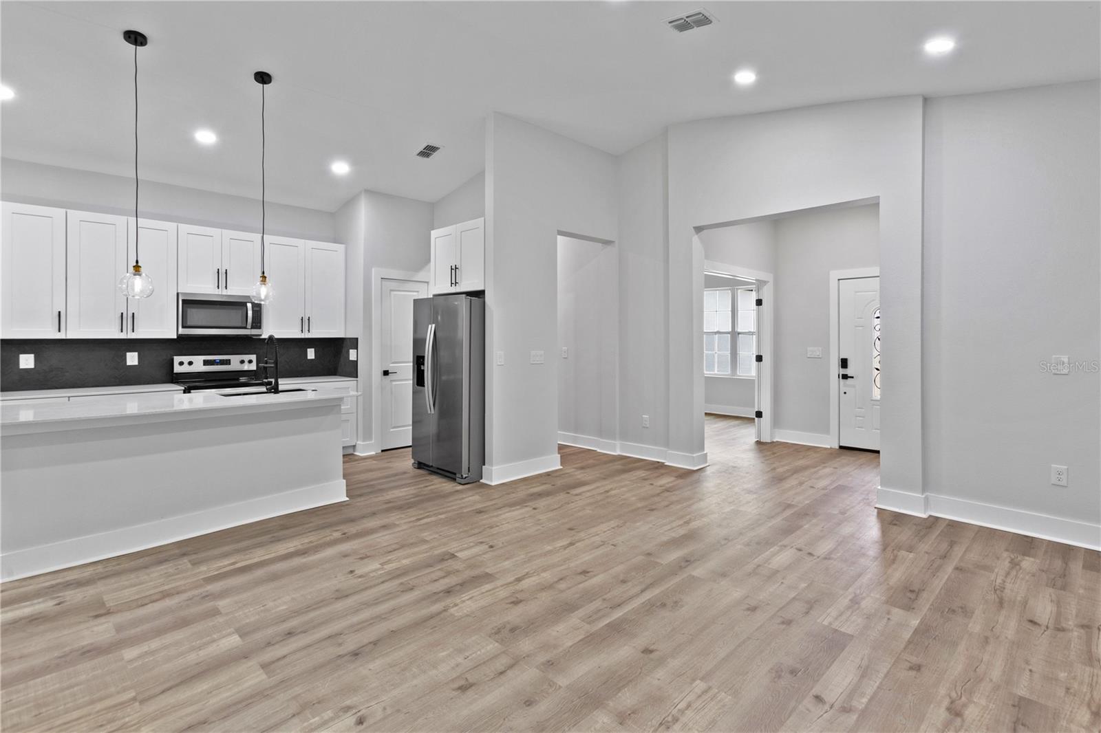 Image 3 of 41 For 13524 89 Street