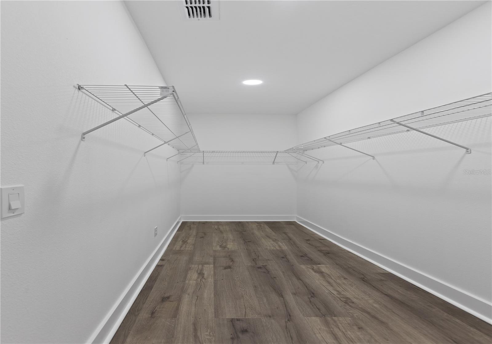 Image 31 of 41 For 13524 89 Street
