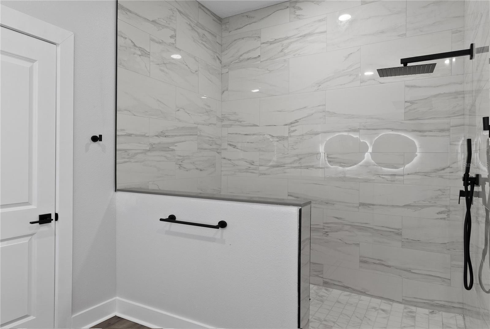 Image 33 of 41 For 13524 89 Street