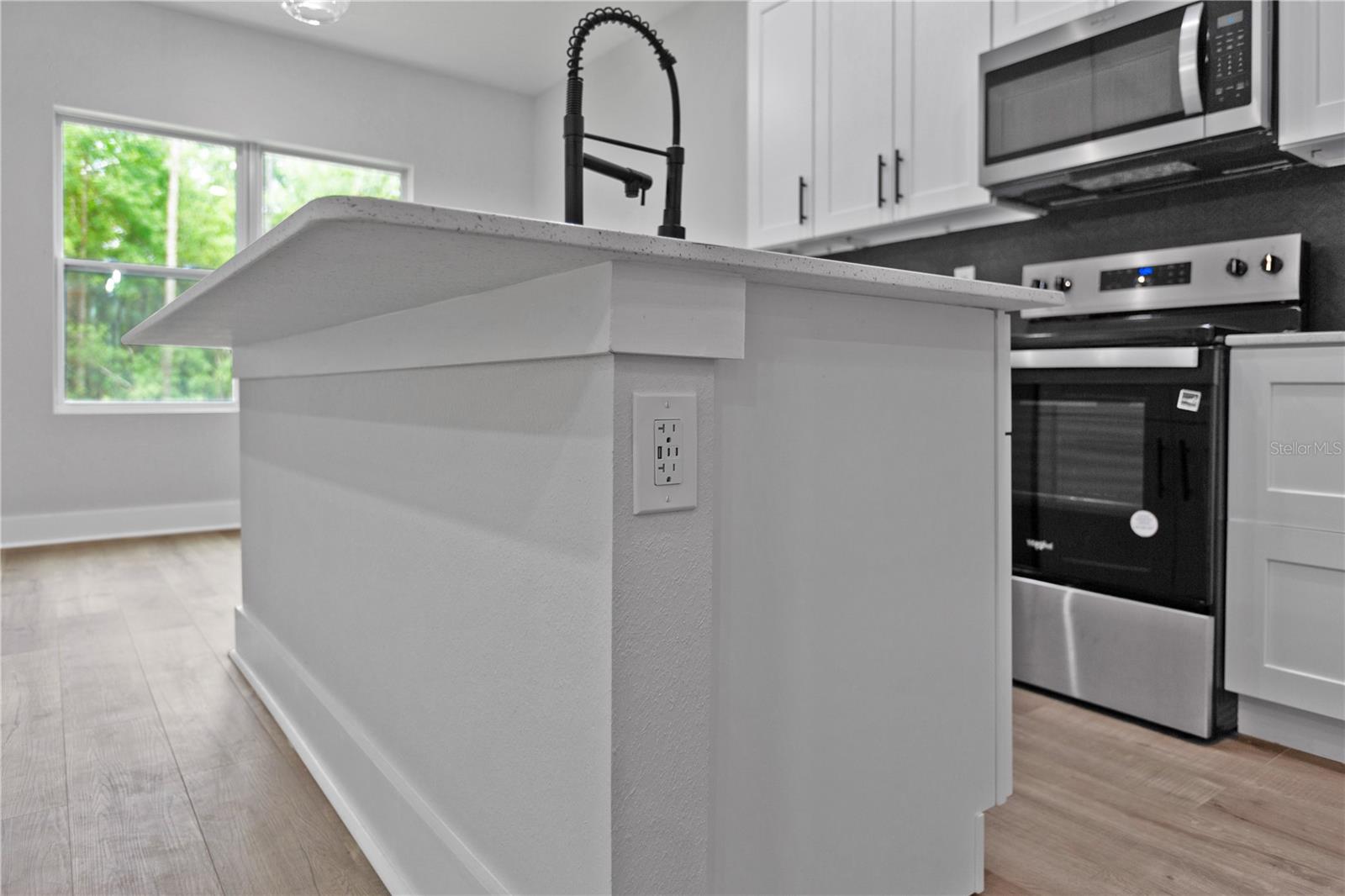 Image 7 of 41 For 13524 89 Street