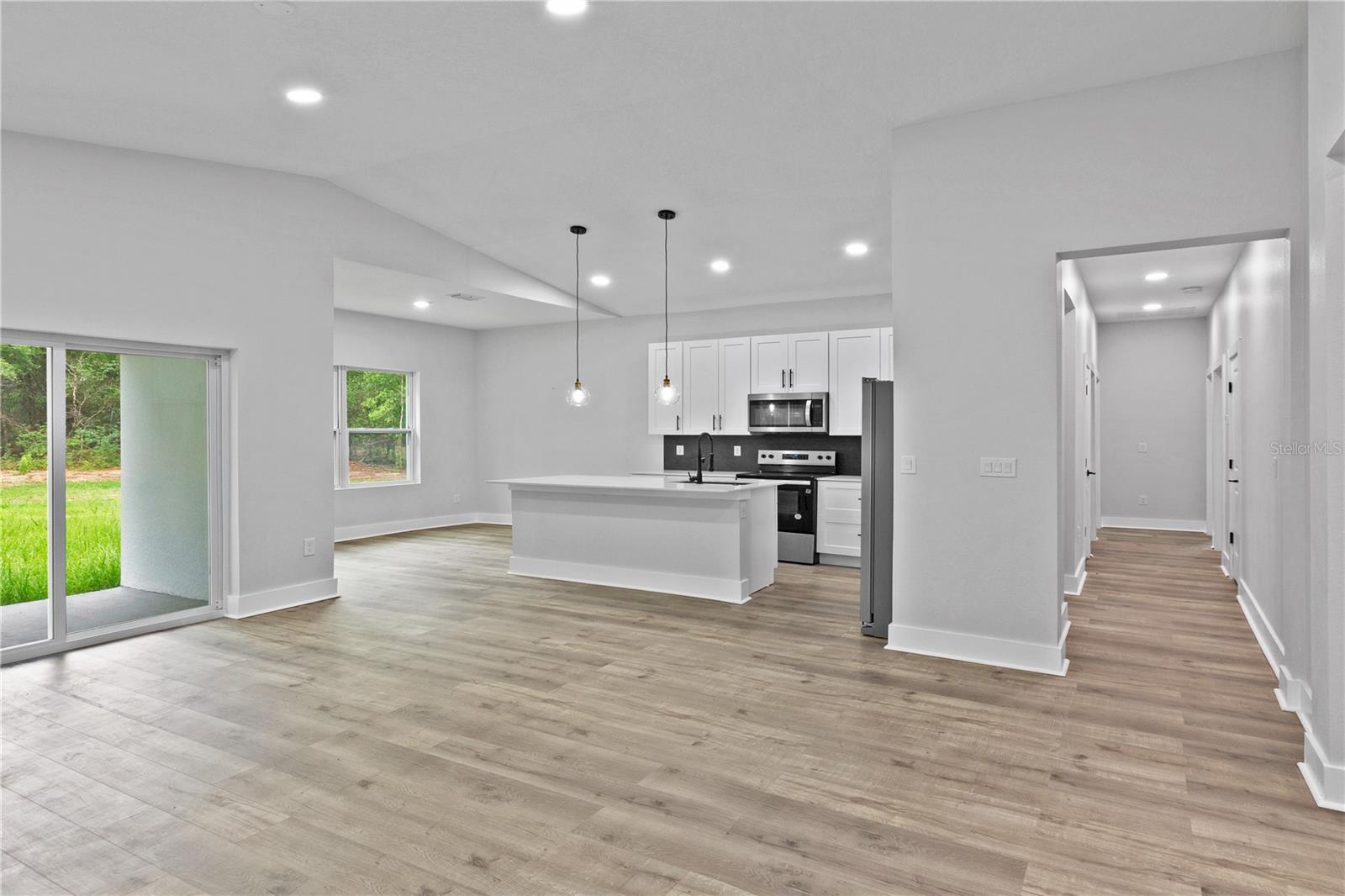 Image 8 of 41 For 13524 89 Street