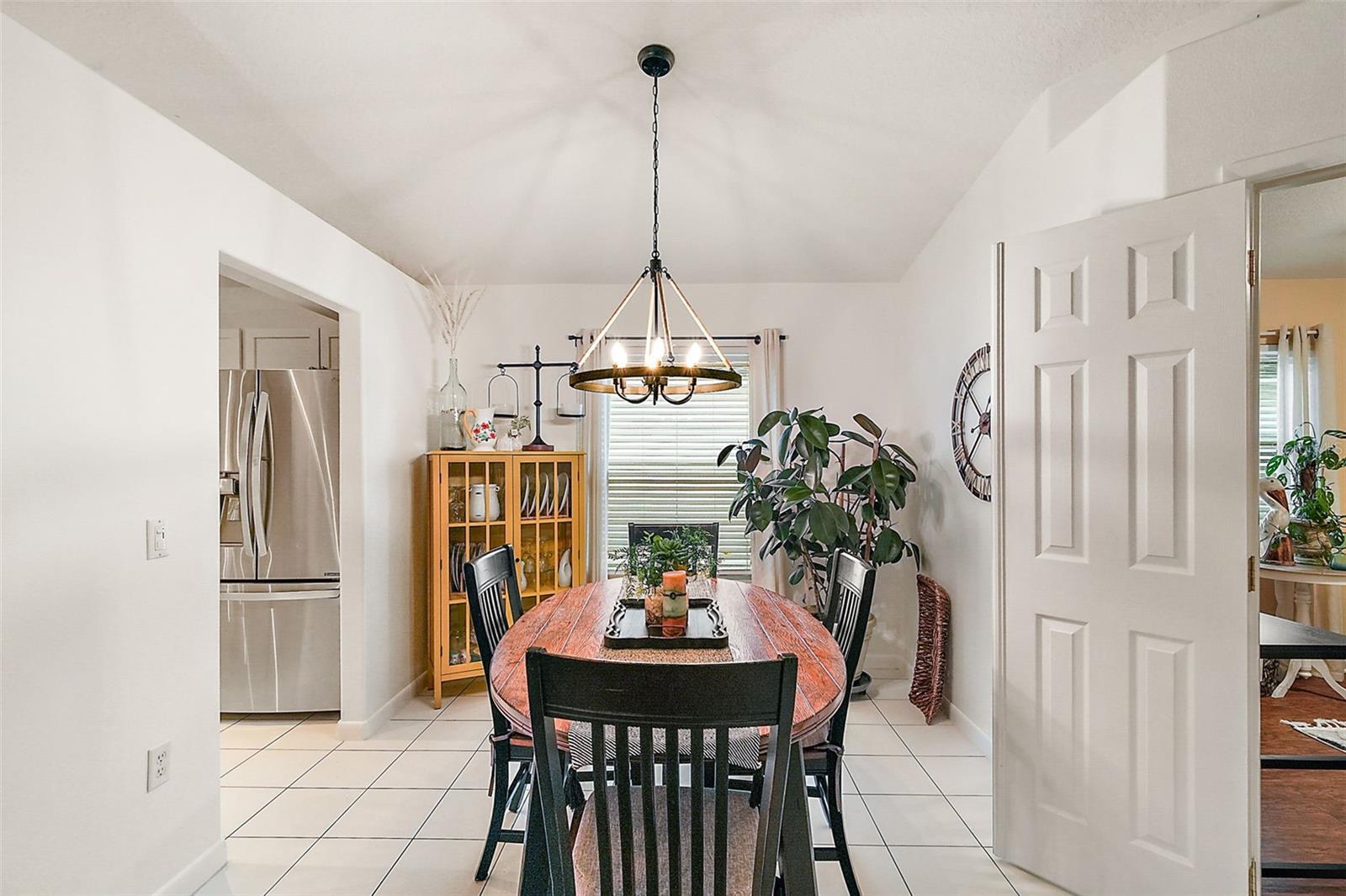 Image 10 of 25 For 1045 Meadowbend Drive