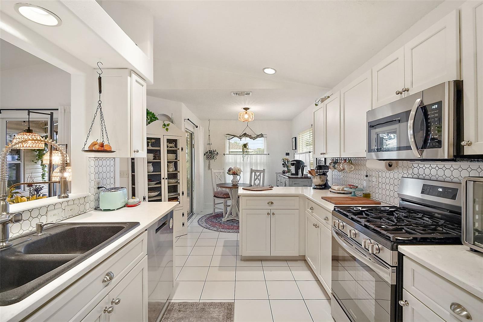 Image 14 of 25 For 1045 Meadowbend Drive