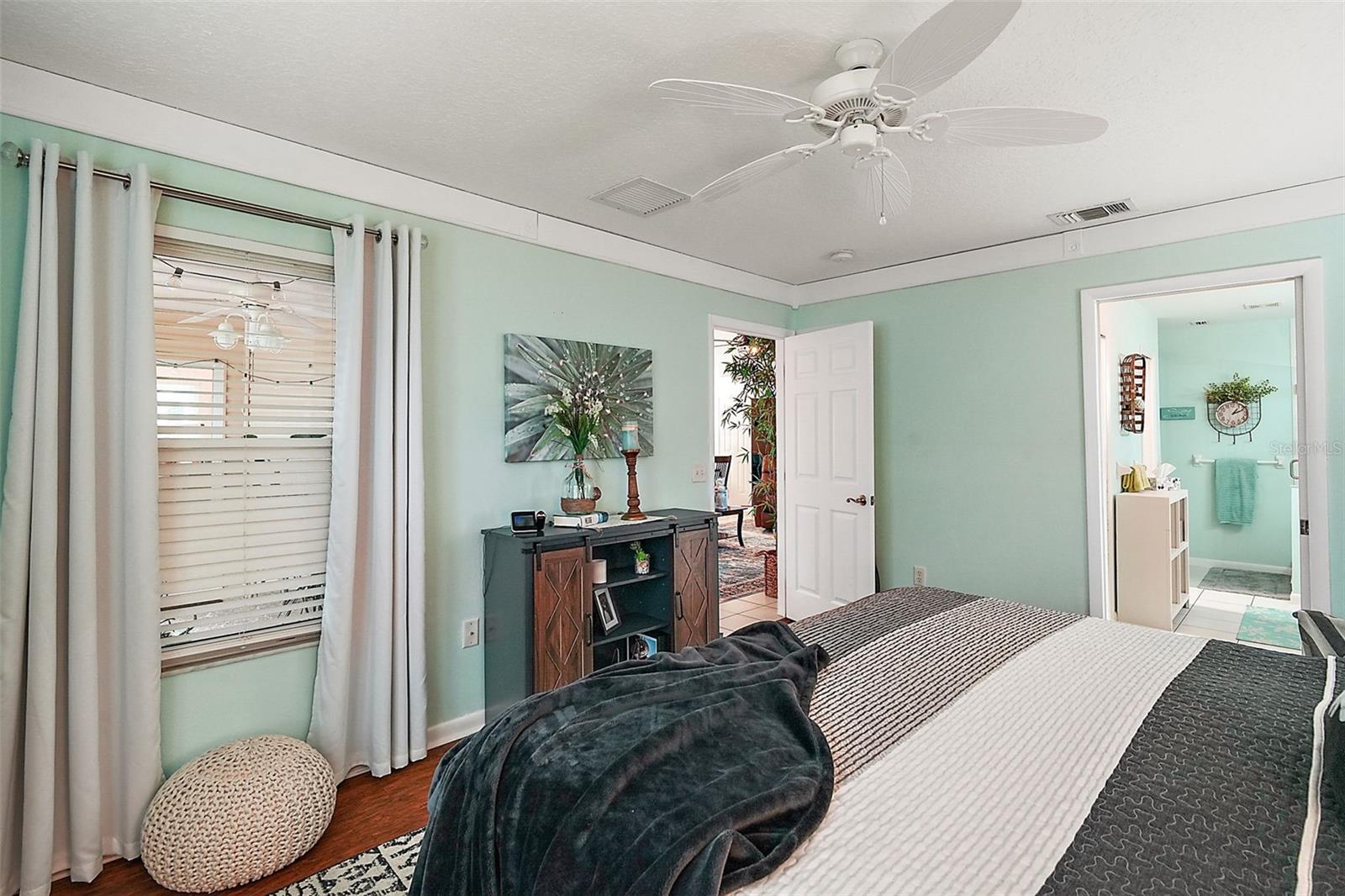 Image 20 of 25 For 1045 Meadowbend Drive