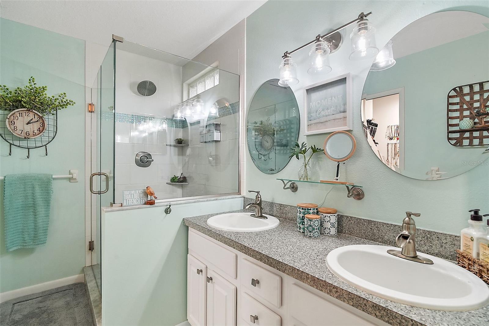 Image 22 of 25 For 1045 Meadowbend Drive
