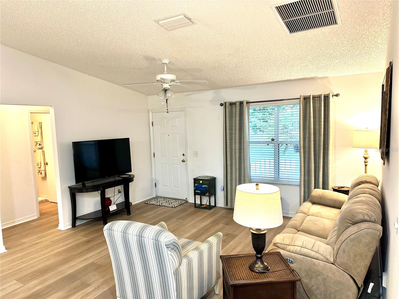 Image 9 of 17 For 17766 91st Poplar Terrace