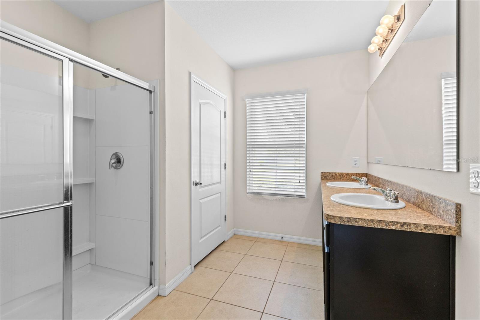Image 15 of 42 For 2603 Summerglen Lane
