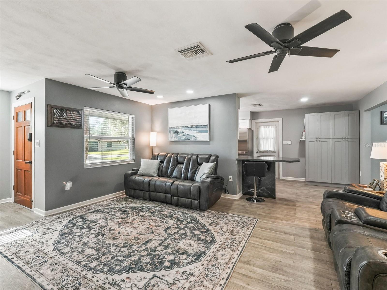 Image 10 of 43 For 37345 Oak Lane