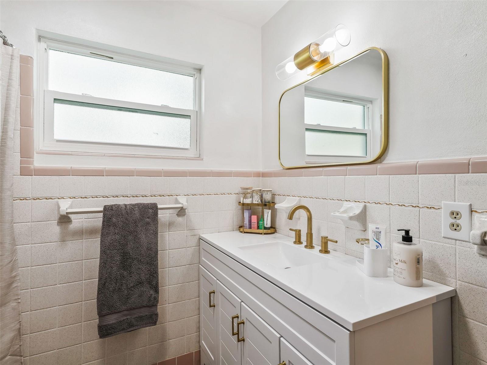 Image 18 of 43 For 37345 Oak Lane