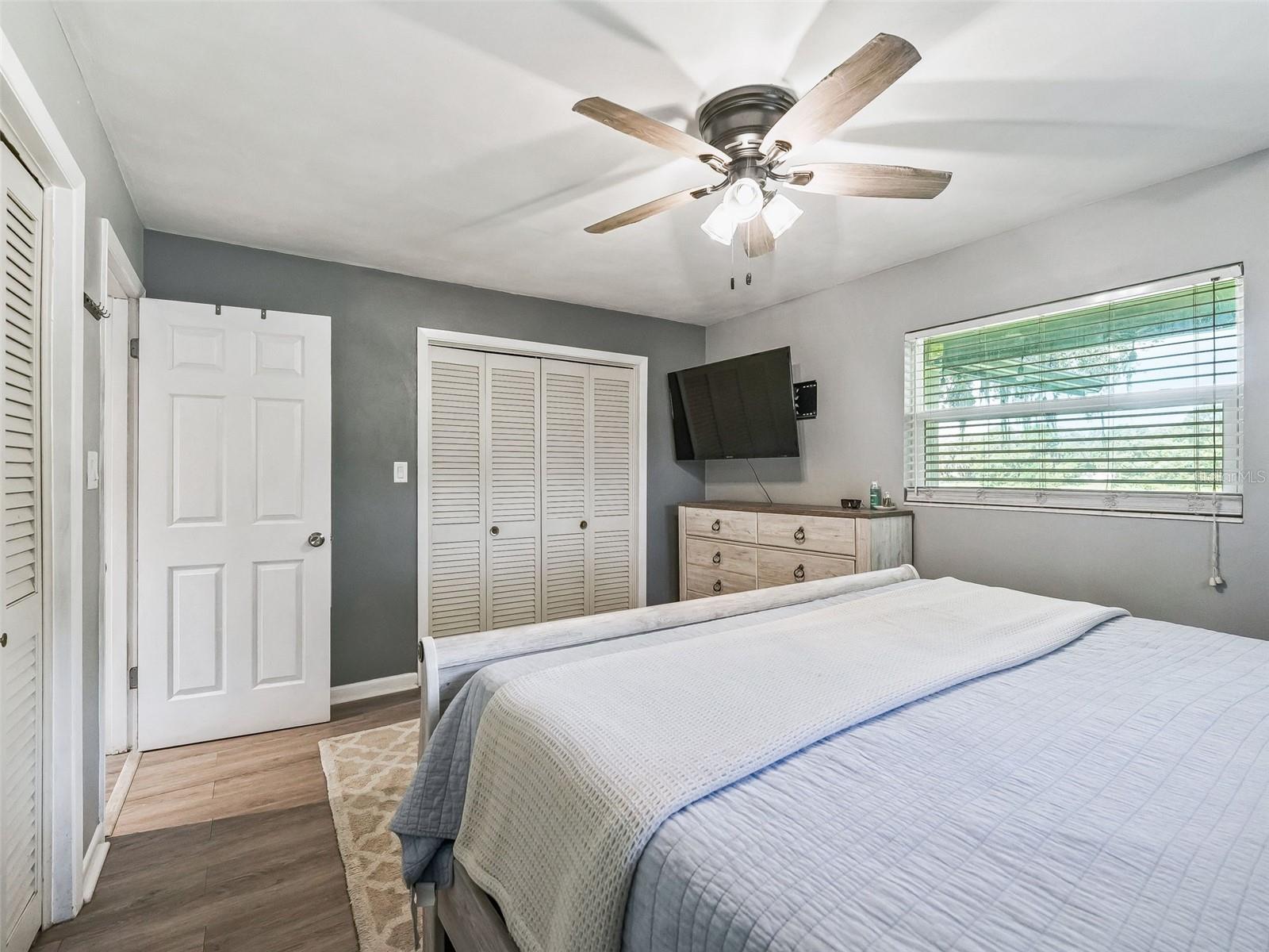 Image 20 of 43 For 37345 Oak Lane