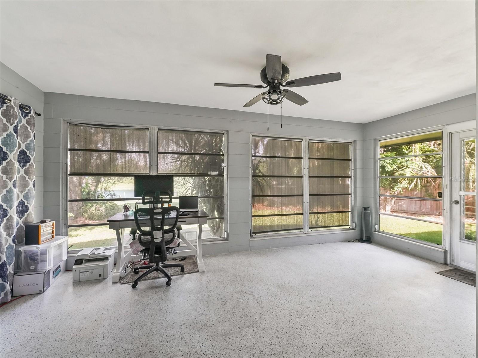 Image 24 of 43 For 37345 Oak Lane