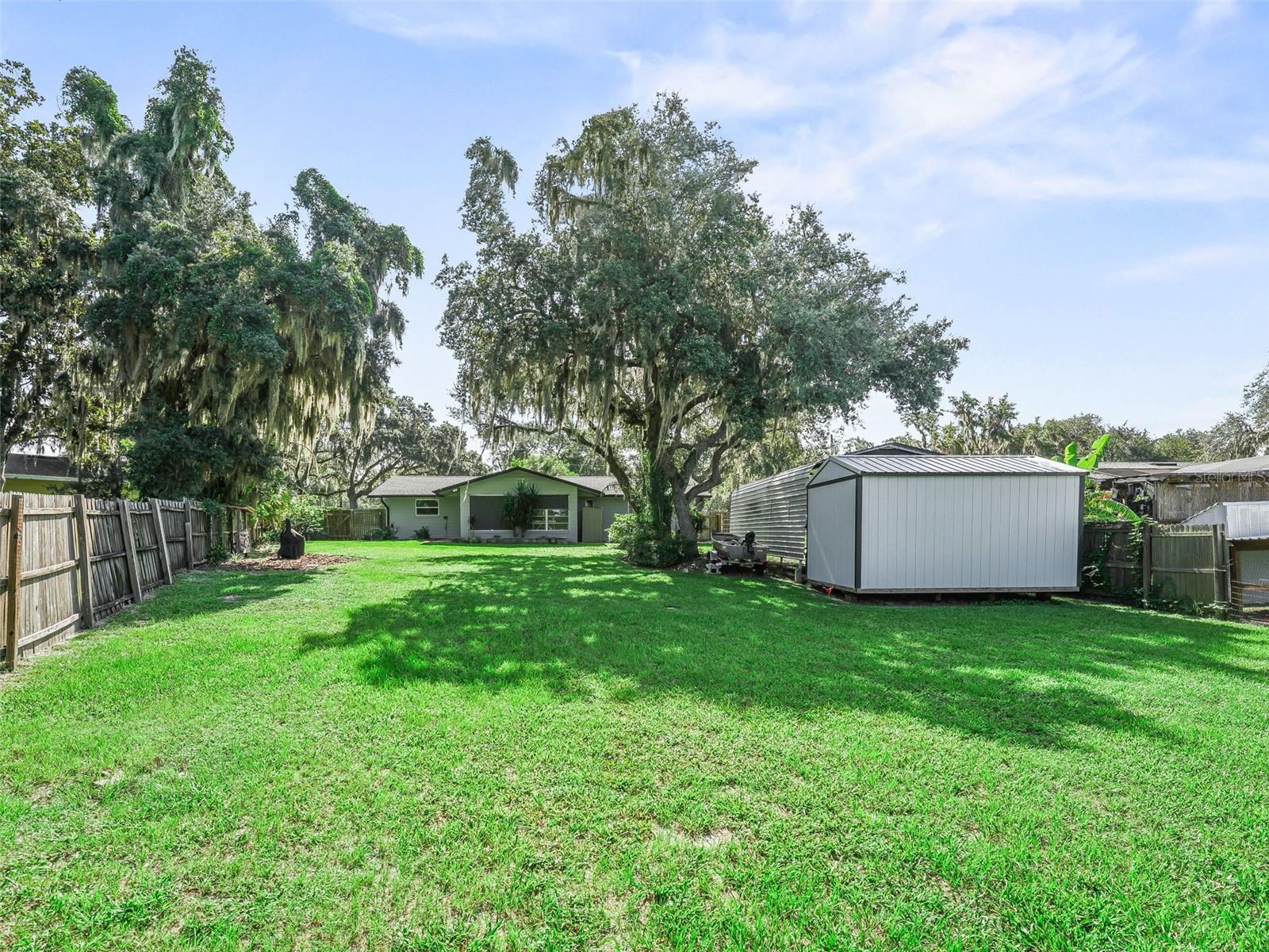 Image 34 of 43 For 37345 Oak Lane