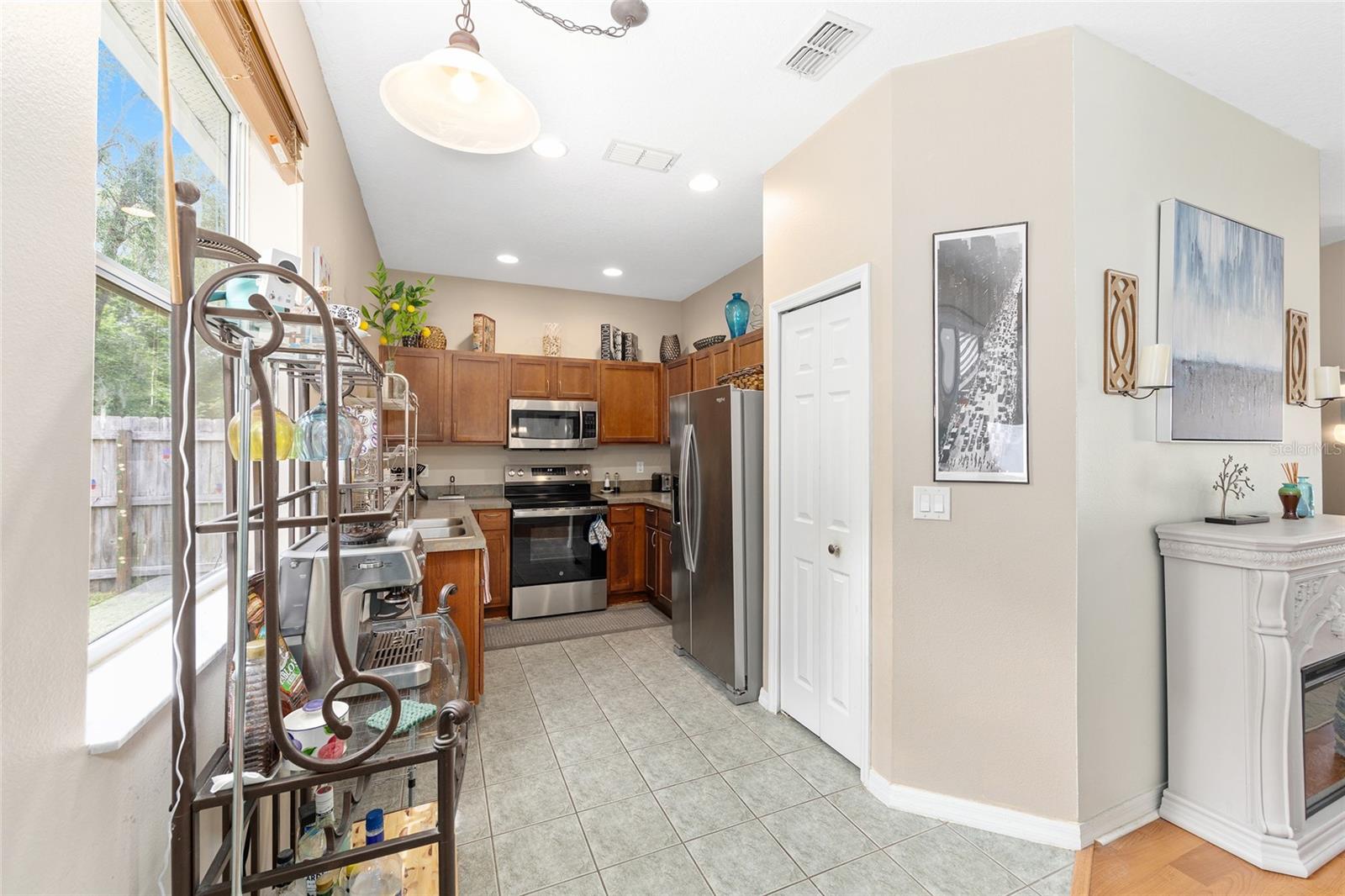 Image 12 of 36 For 427 Cierra Oaks Circle