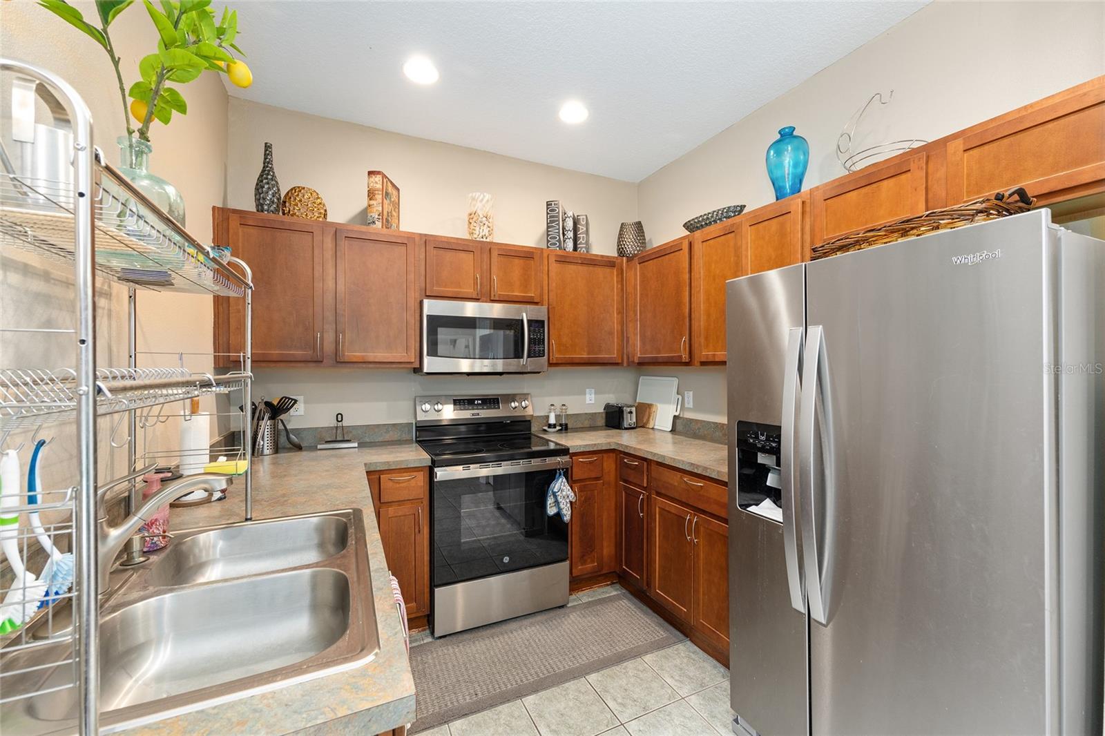 Image 14 of 36 For 427 Cierra Oaks Circle