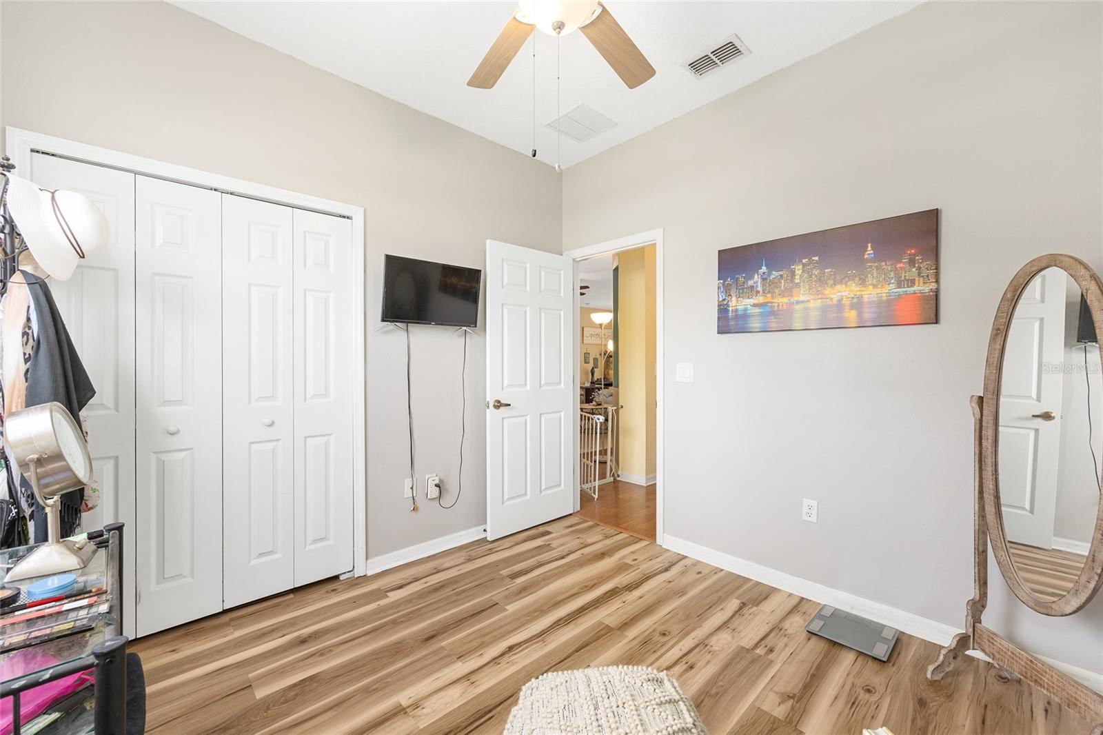 Image 23 of 36 For 427 Cierra Oaks Circle