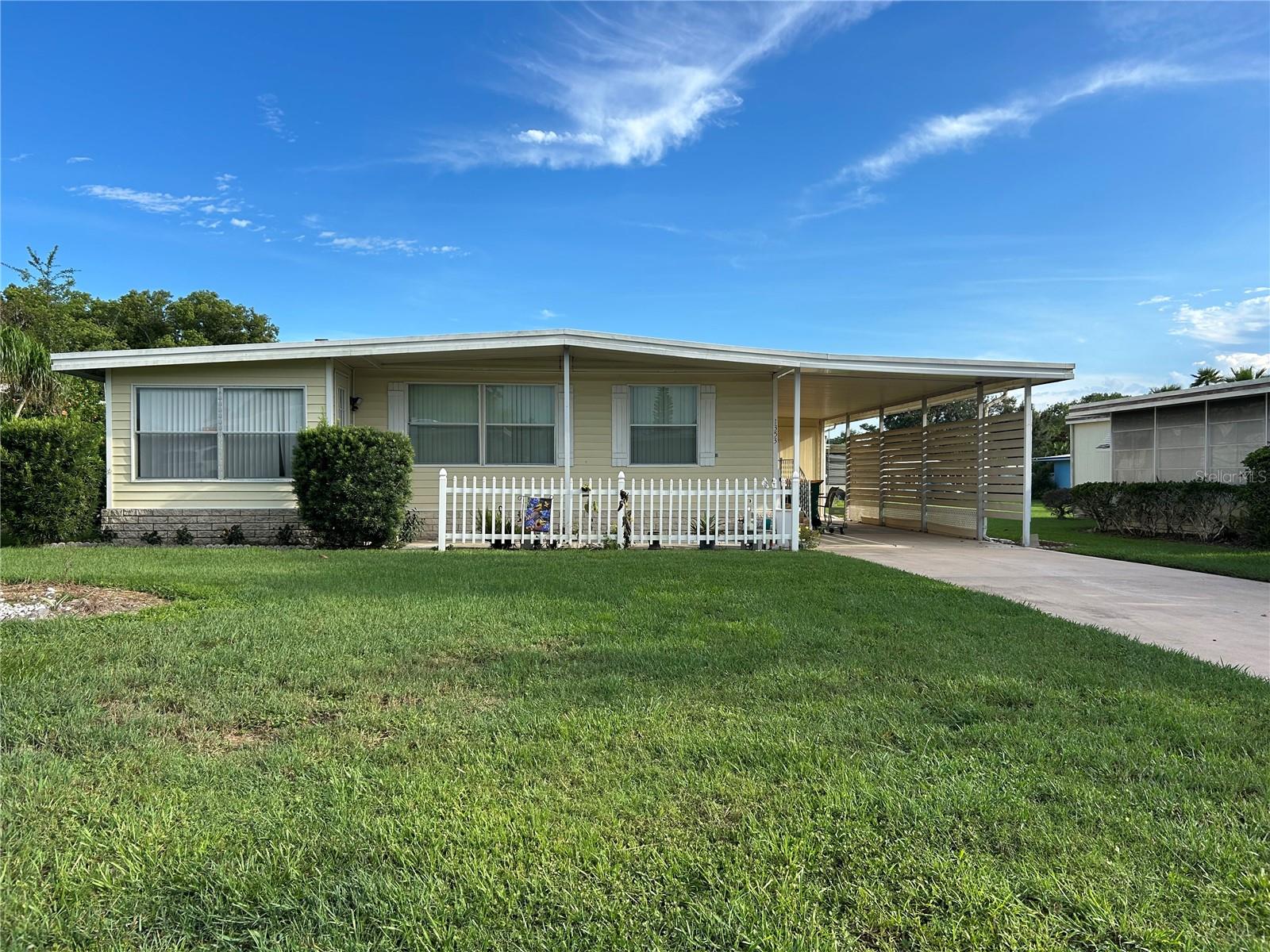 Listing Details for 1353 Windsor Street, TAVARES, FL 32778